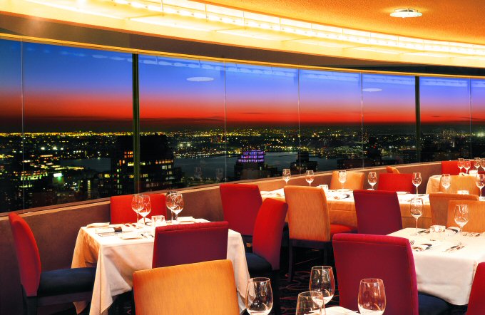 http://gloholiday.com/wp-content/uploads/2012/11/The-View-Restaurant.jpg